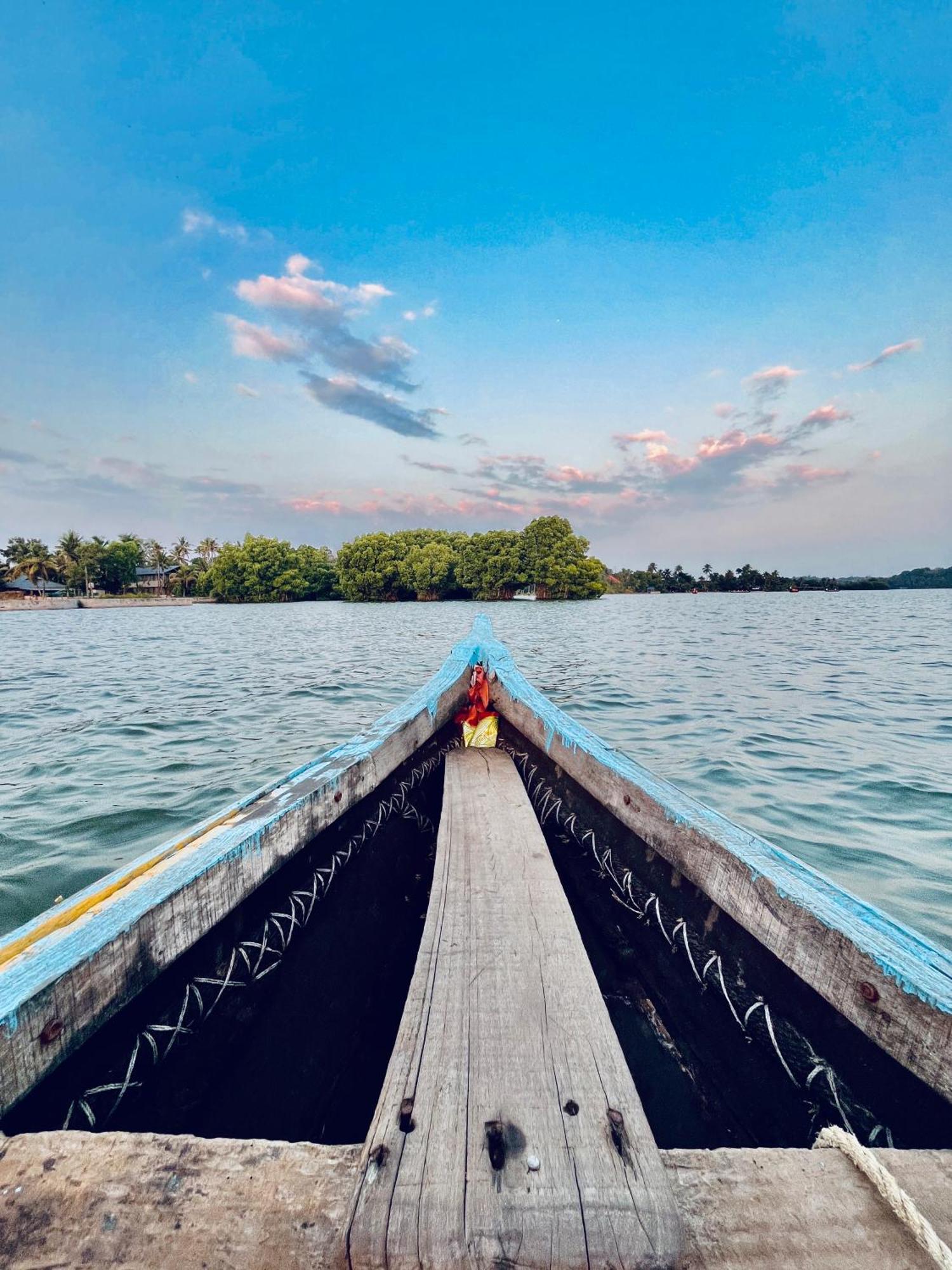 Riverrootsstays Mundrothuruth Екстер'єр фото